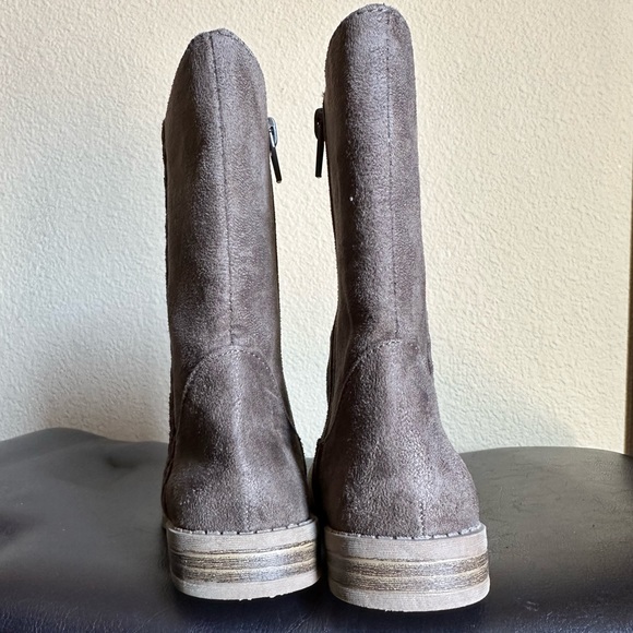 Nina Size 11 Little Girl Brown Side Zip Boots with blue lining - Picture 3 of 7